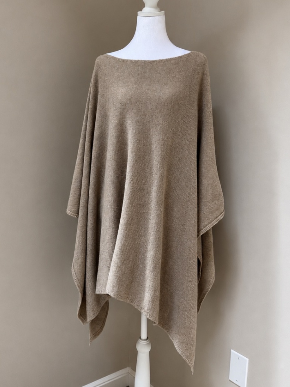 NWOT JAKI Elle Cashmere Wool Blend Poncho Mocha Made in Italy - Picture 4 of 8